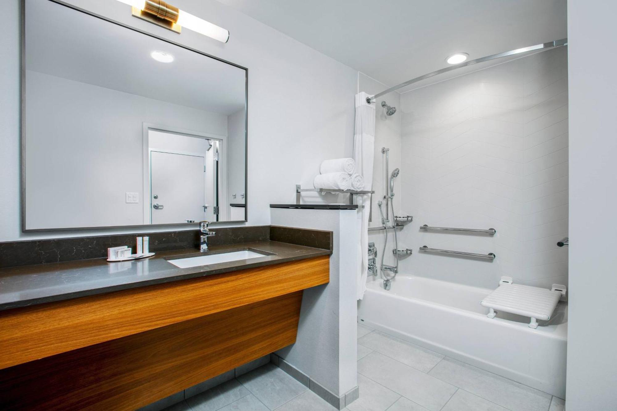 Fairfield By Marriott Inn & Suites Harrisburg West/Меканиксбърг Екстериор снимка